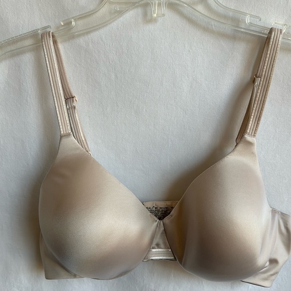 Bali beige underwire bra with petals, size 38B - Picture 1 of 6